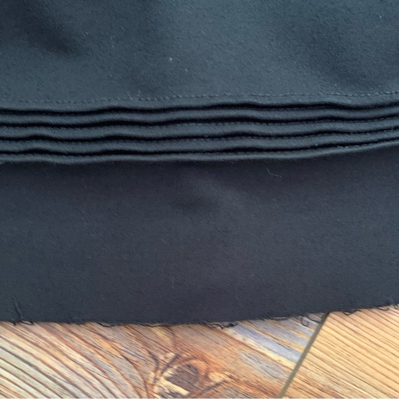 Madewell Silhouette Black Skirt Pleated Raw Hem Size Extra Small - Picture 14 of 14